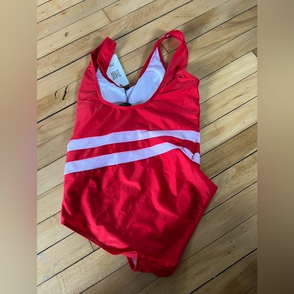 NWT Ekouaer red one piece‎ swimsuit - Picture 4 of 4
